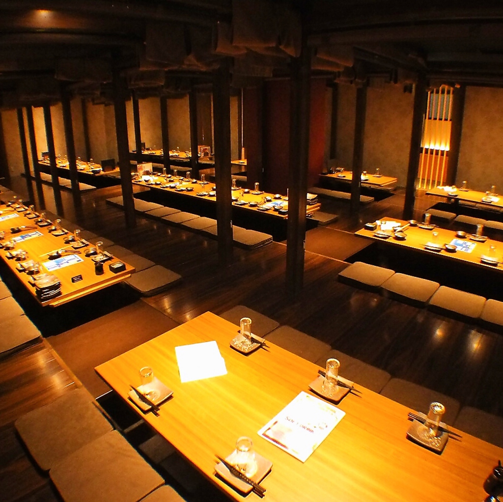 最大90名迄の大型掘り炬燵もご用意！大宴会や結婚式2次会に◎マイクなどの音響も完備！