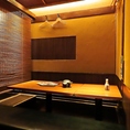 【4名様～6名様向けの個室】女子会や合コンなど少人数でのご利用にぴったりのお席となっております。周りを気にせずご宴会を楽しむなら個室が最適です◎