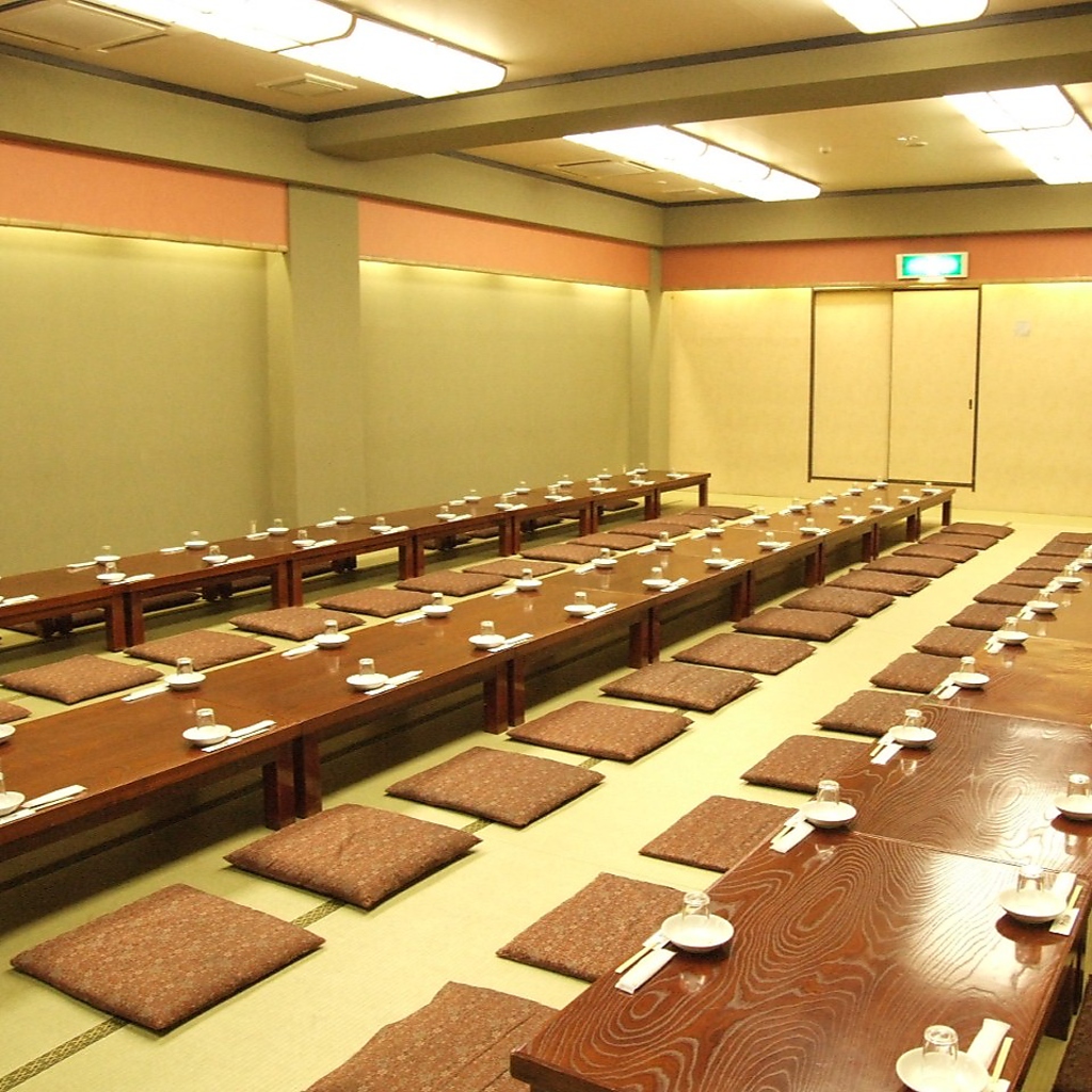 座敷は最大150名様までOK　１フロア貸し切り２００名まで