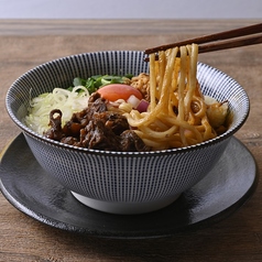 焼肉屋だから実現できた、本物の和牛ホルモンまぜそば