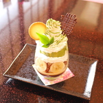 抹茶とほうじ茶の風味、茶々パフェ♪ 税込1000円