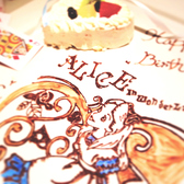 イラストケーキチョコペンで手書きしたイラストケーキ！一つ一つ丁寧に書かせて頂きます。こちらは手書きで可能か判断させて頂きますので早めにご連絡をお願いします！