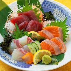 お刺身3品盛り合わせ　（2人前イメージ）