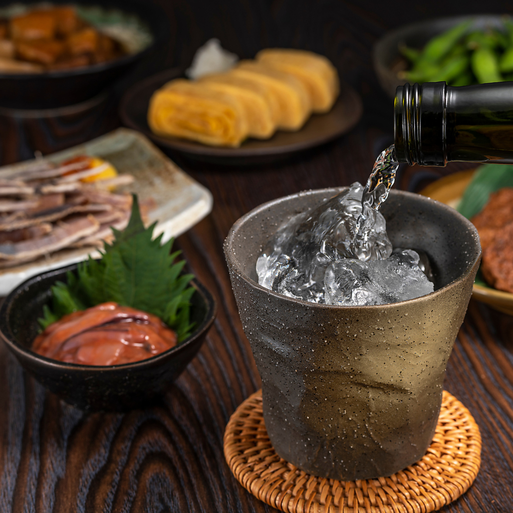 多彩な焼酎のご用意ございます！また、ボトルキープも可能なので是非ご利用ください！