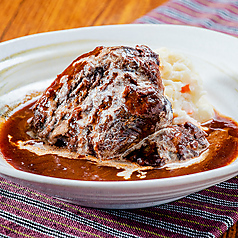 牛ほほ肉赤ワイン煮込み