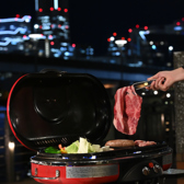 BBQもオールシーズンOK！テントで少し熱くなってきたら外でこだわりのお肉を焼いて楽しむのも◎みんなで作るピザも！！！