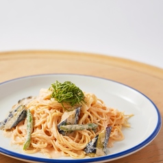 大葉と青野菜の明太子クリームソースパスタ