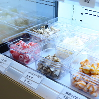 店内すぐ！お客様の「自由」を叶えるバイキング形式