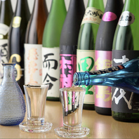 日本全国各地から取り寄せた日本酒が並びます。