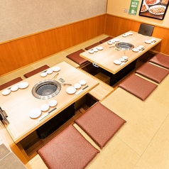 【飲み会にもおすすめ】ゆったりとお寛ぎいただける掘りごたつの席や、広々と開放感のあるテーブル席などバリエーション豊かにお席をご用意！当店自慢の焼肉を心ゆくまでお楽しみください。♪新船橋駅付近でのお食事は是非当店でどうぞ！