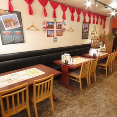 落ち着いた雰囲気のテーブル席は、女子会やビジネスランチにも最適です◎