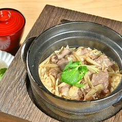 黒毛和牛とごぼうのご飯