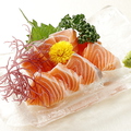 料理メニュー写真&nbsp;サーモン/ぶり/白身/しめさば/いか/たこ/あまえび/かに身/生ホタテ貝柱