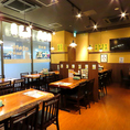 明るく広々とした店内♪みんなでワイワイ盛り上がろう！ご予約はお早めに♪