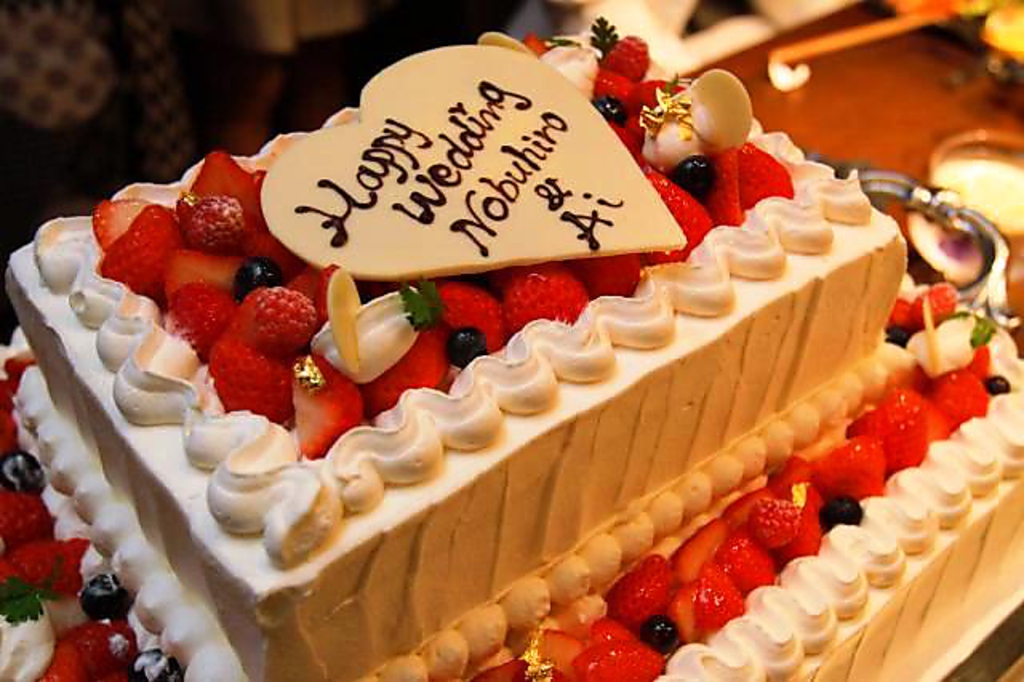 結婚式2次会もお任せ！人数分の特製ケーキ＆感動の演出付パーティプランは3500円～（2H飲放付き）