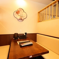 個室（6名様用）友人やご家族での利用にぴったり。適度な広さでくつろげる空間です。