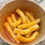 トッポギなど人気メニューが勢揃いしてます◎飲み放題付きプランで賑やかな宴会を楽しめます♪