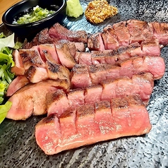 【迷ったらコレ!海風土 人気メニュー】肉の三種盛り/牛タンの藁焼き