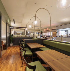 広々とした店内