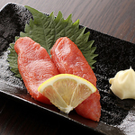 濃厚な旨みの明太子。レモンとマヨネーズで味わい豊かに。お酒のつまみや〆のご飯のお供にどうぞ。