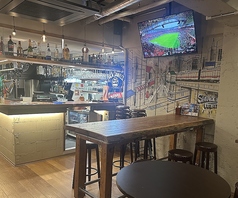 店内丸ごと貸切でのご利用が可能です!貸切時にはカラオケやダーツを自由に楽しめるため、大人数でのパーティーや打ち上げ、二次会が一段と盛り上がります◎下北沢駅徒歩1分の好立地で、ゲストの皆様も集まりやすいのが嬉しいポイント。お気軽にご相談ください♪