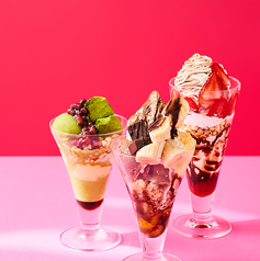 抹茶アイス大福と抹茶わらび餅のパフェ/ストロベリーチョコモンブランパフェ/生チョコバナナパフェ 各