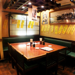 みんなで囲って宴会を楽しめる少人数用のテーブル席は、様々なシーンで◎な使い勝手抜群のお席です。