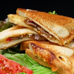 ポテサラチーズホットサンド