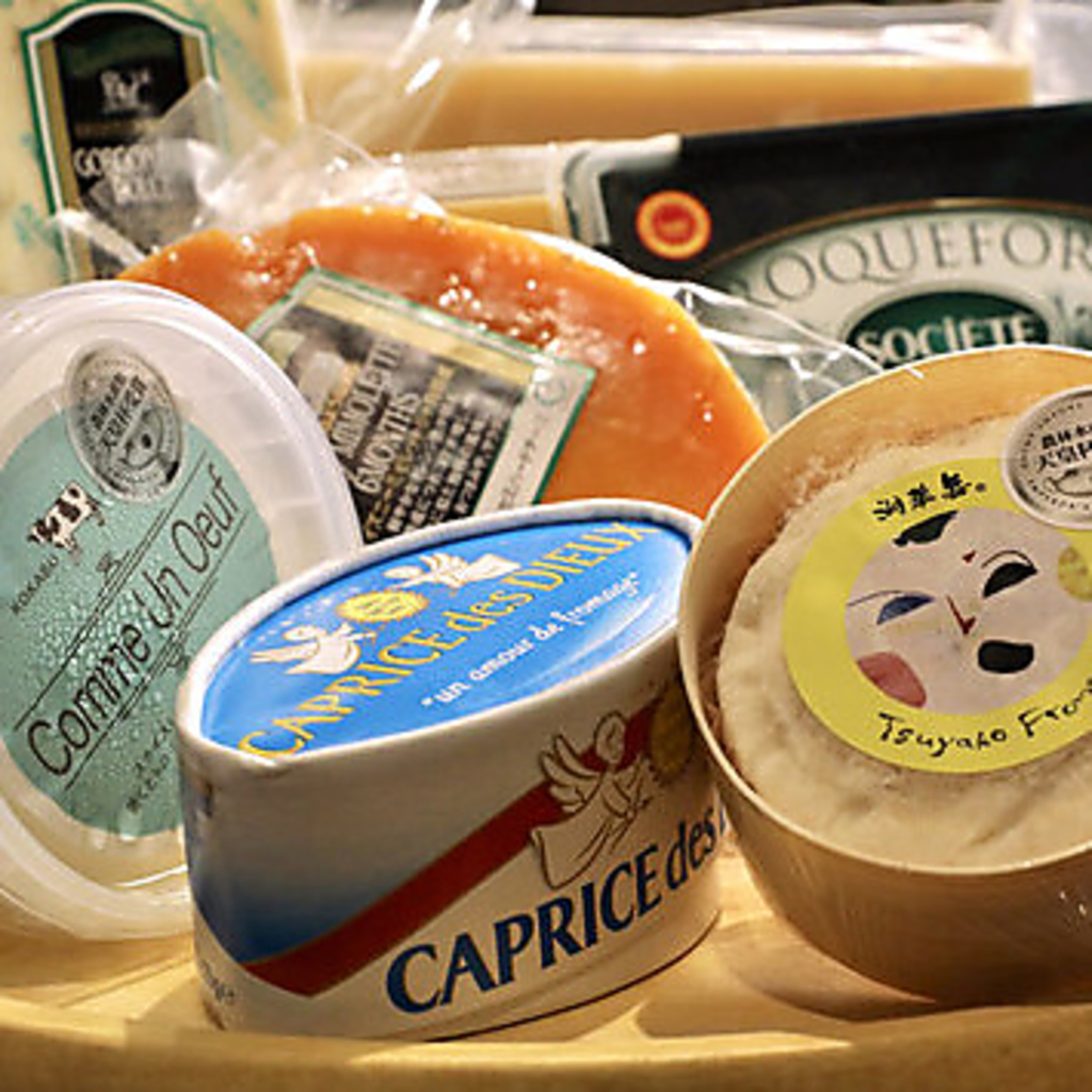 チーズは国内外から取り揃え、中でも滋賀の牧場直送の「つやこフロマージュ」は必食。
