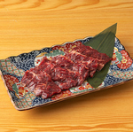 牛一頭から2～3kgほどしか取れない上ハラミ。やわらかく極上の味わいを堪能できる定番人気商品です。