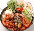 料理メニュー写真 【海鮮鍋】7種類の海鮮　6種類の野菜　大根と昆布のスープで