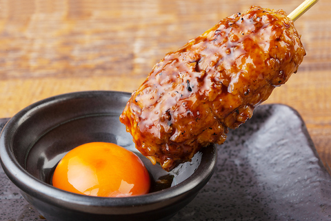 炭火焼鳥ともも炭火焼、もつ鍋が安くて美味しい名店【黒船：門司店】様々な飲み会で！