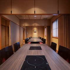 ご家族、ご友人とのお食事はもちろん、各種ご宴会もぜひ『かごの屋』をご利用下さい。※店舗により部屋の配置・席数が異なる場合がございます