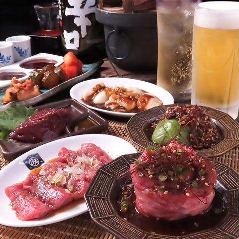 一頭買い黒毛和牛の焼肉 味噌亭。りんご泡盛の味噌だれ、半個室の和風空間。