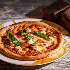 ２種のモッツァレラチーズを使用したPIZZAマルゲリータ