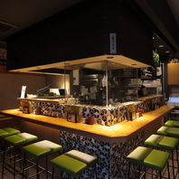 仕事帰りにも◎誰もが気軽に立ち寄れる駅近の居心地良さ