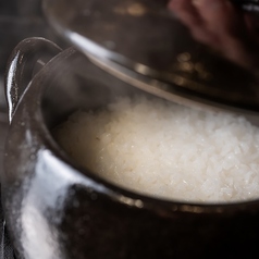 お米の魅力が凝縮された「炊き立て」ご飯をご提供