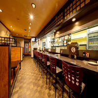 あなたの特別な場所に。おひとり様から歓迎のカウンター