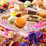 大切な方への記念日や誕生日のサプライズもぜひ可能でございます！デザートプレートプレゼント！