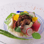 彩り鮮やかな料理は視覚からも食欲をそそり、至福のひと時を提供いたします！