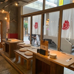 ニューロバタカタナ食堂天神西通り店の雰囲気3