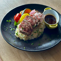 ガーリックライスとアイランドステーキ　Steak100g