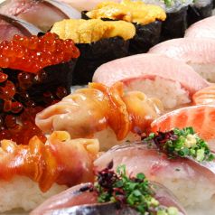 自慢のお寿しは豊洲仕入れ！新鮮魚介を堪能！