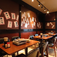 仕事帰りでもお気軽にご利用いただけるテーブル席♪