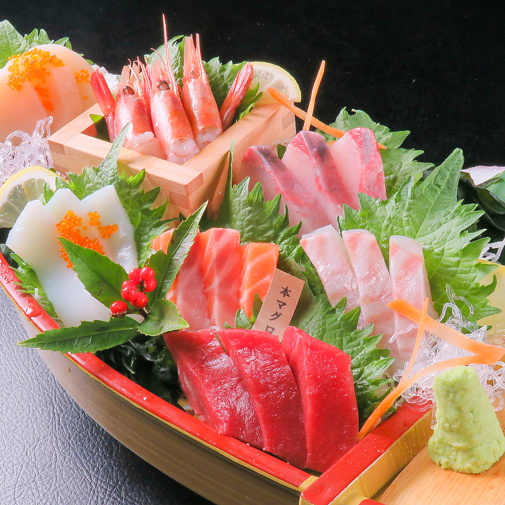 日本酒とご一緒にお愉しみいただける逸品料理や鮮魚をご用意しております。