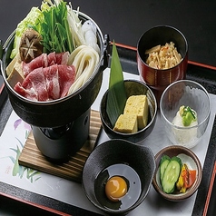 〈牛すき鍋御膳〉夜の贅沢御膳もお楽しみください♪の写真