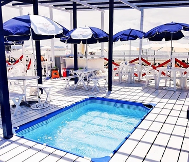 江ノ島 海の家 うみともの雰囲気1