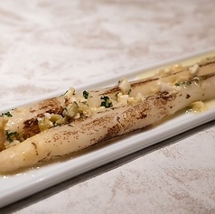 22　ホワイトアスパラガスの炙り焼き　グリビッシュソース