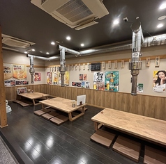 昔ながらの雰囲気を感じられる当店は賑わいと活気があります！会社の仲間、気心の許せる友人、カップルなど、みんなで七輪を囲めば自然と弾む会話が当店の魅了！！