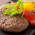 料理メニュー写真&nbsp;岡山県産　鶏もも肉のハーブ塩焼き/粗びきハンバーグ（300g）